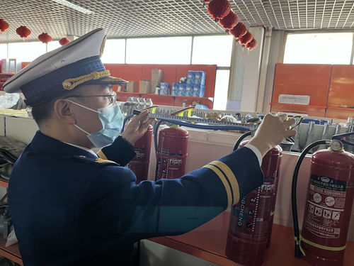 北京多區開展消防用品質量大檢查,不合格滅火器被集中銷毀