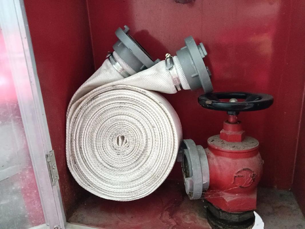 到達火場卻沒有消防車怎么辦？——每個普通人都該掌握的消防器材與應急常識